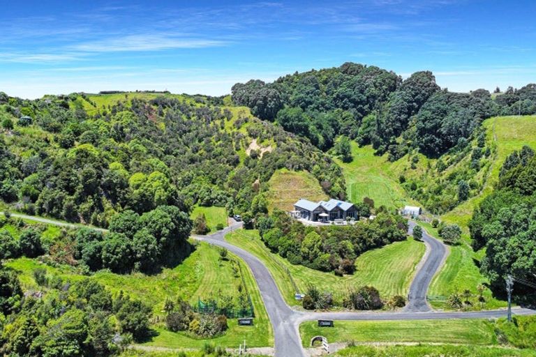 Photo of property in 8 Ohiwa Cove Rise, Waiotahe, Opotiki, 3198