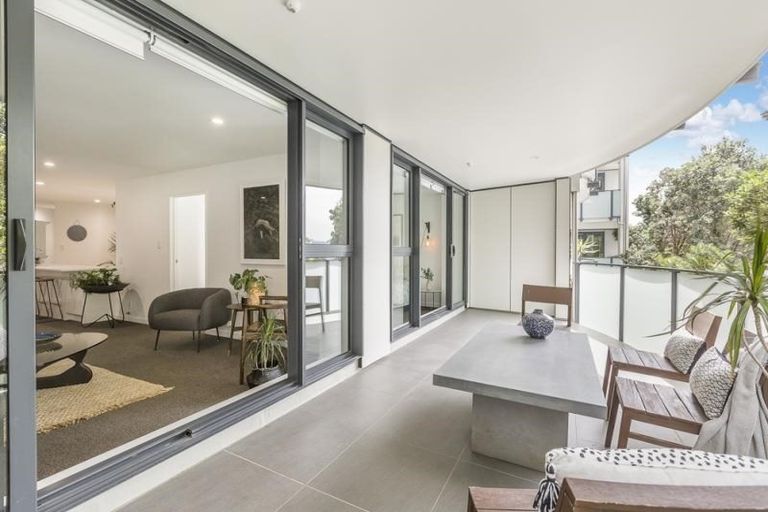 Photo of property in The Mews, 10/8 Basque Road, Eden Terrace, Auckland, 1021