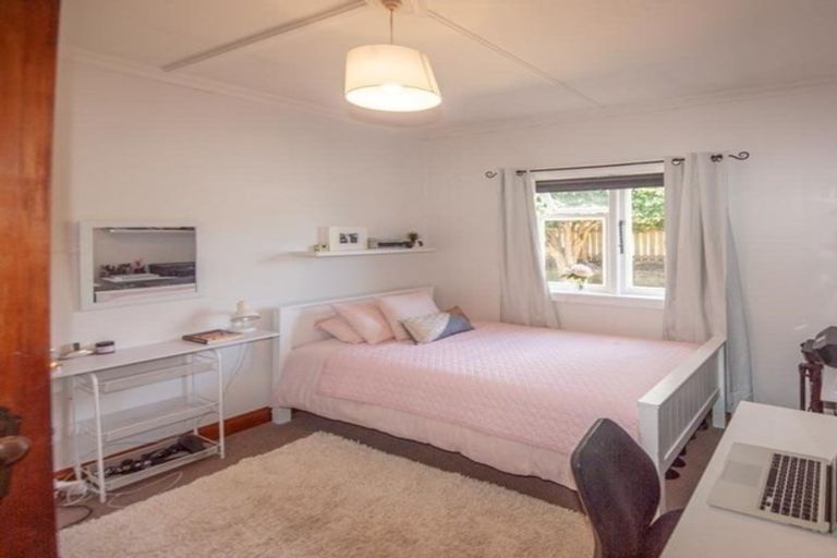 Photo of property in 271 Middleton Road, Glenside, Wellington, 6037