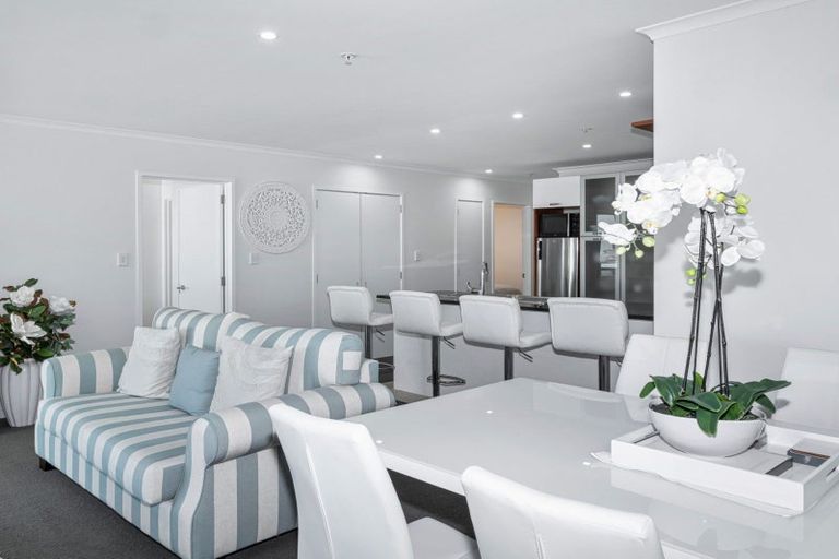 Photo of property in 311/136 Marine Parade, Mount Maunganui, 3116