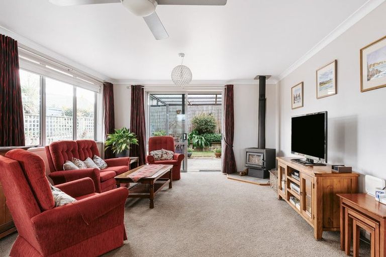 Photo of property in 5 Olive Close, Omokoroa, 3114