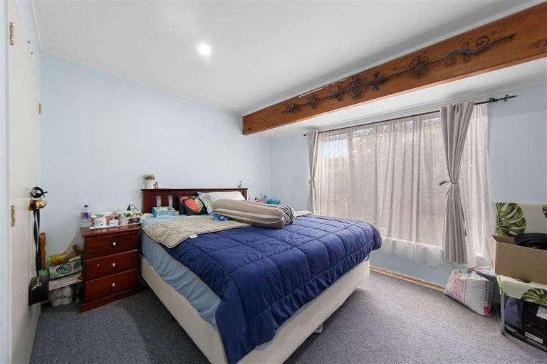 Photo of property in 16 Frank Bunce Grove, Flat Bush, Auckland, 2019