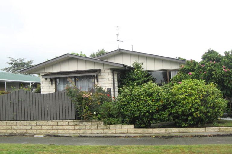 Photo of property in 17 Strathfield Avenue, Dallington, Christchurch, 8061