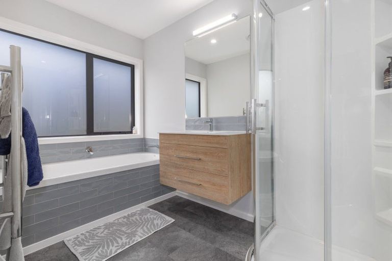 Photo of property in 14 Schooner Drive, Whitby, Porirua, 5024