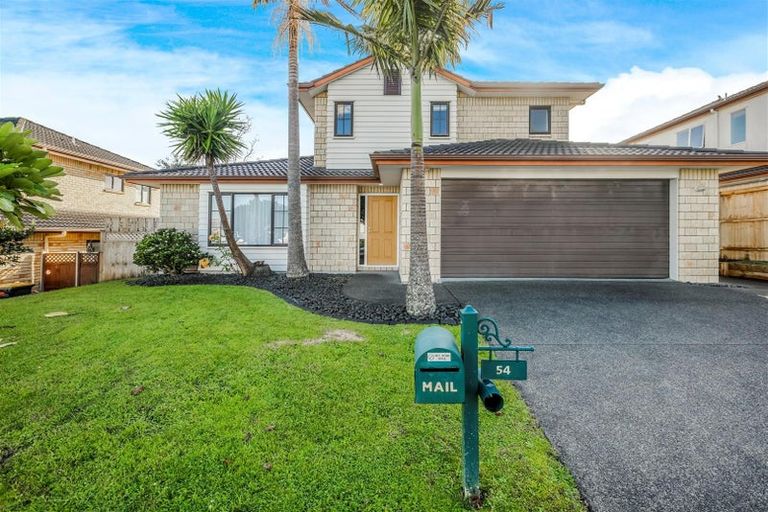 Photo of property in 54 Baverstock Road, Flat Bush, Auckland, 2016