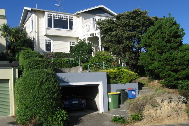 Photo of property in 44 Nevay Road, Karaka Bays, Wellington, 6022