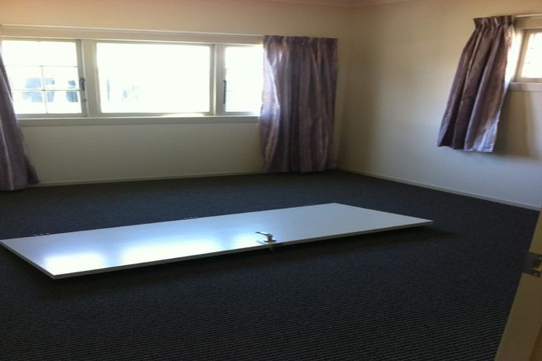 Photo of property in 437 Featherston Street, Palmerston North, 4414