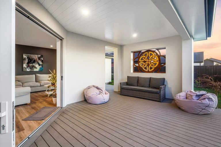 Photo of property in 12 Gerard Place, Rangiora, 7400