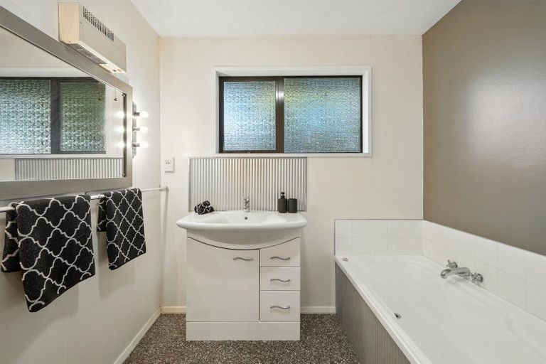 Photo of property in 12 Kinley Street, Rangiora, 7400