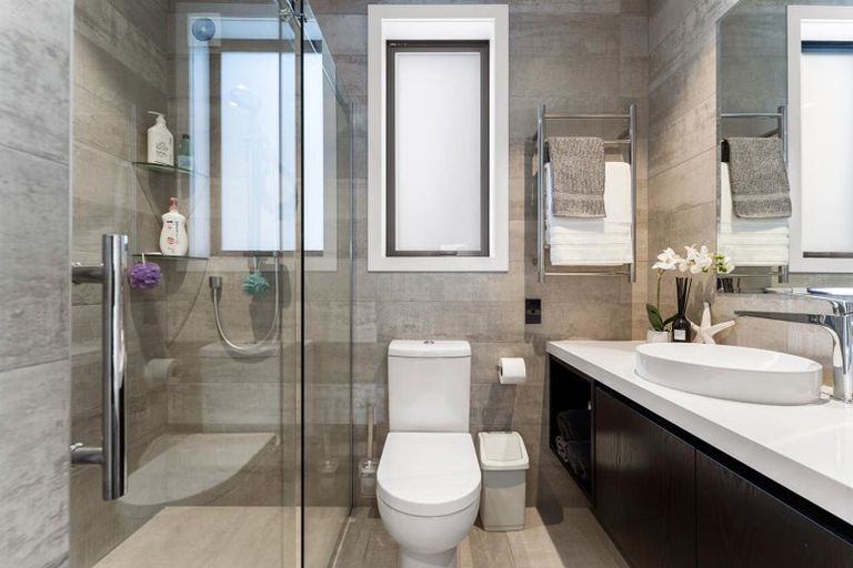 Photo of property in 30 Caroline Heights, Omaha, 0986