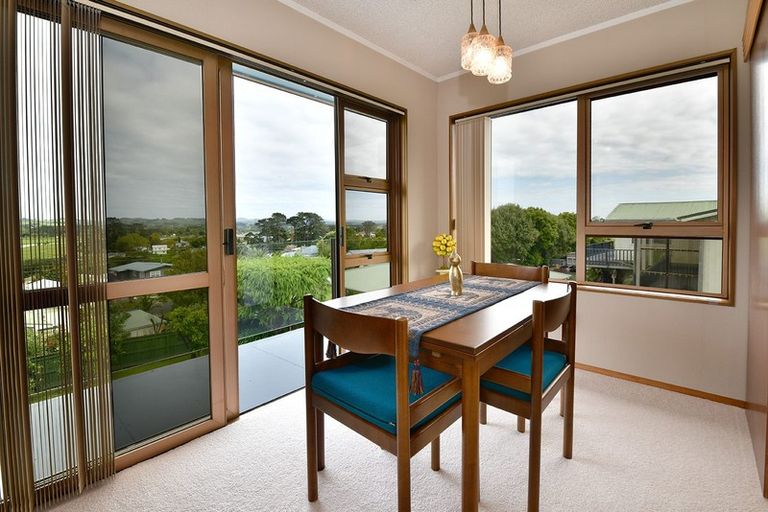 Photo of property in 16 Kaipara Crescent, Helensville, 0800