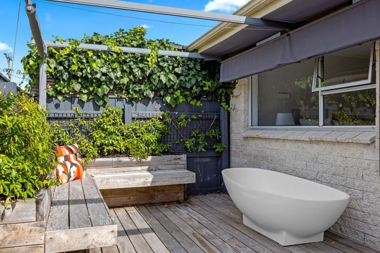 Photo of property in 2/59 Hatton Road, Orewa, 0931