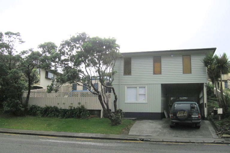 Photo of property in 58 Stewart Drive, Newlands, Wellington, 6037