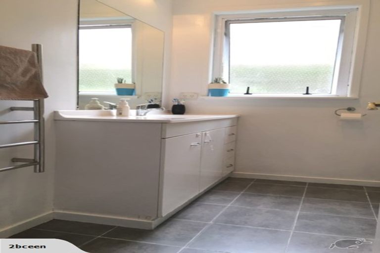 Photo of property in 960 Beach Road, Torbay, Auckland, 0630