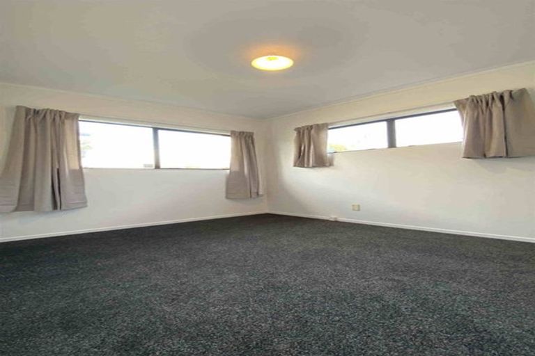 Photo of property in 2/19 Tane Street, New Lynn, Auckland, 0600