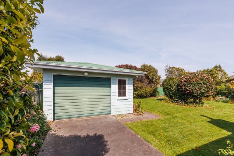 Photo of property in 17 Blenheim Place, Feilding, 4702