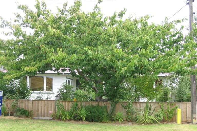 Photo of property in 106 Lancaster Road, Beach Haven, Auckland, 0626