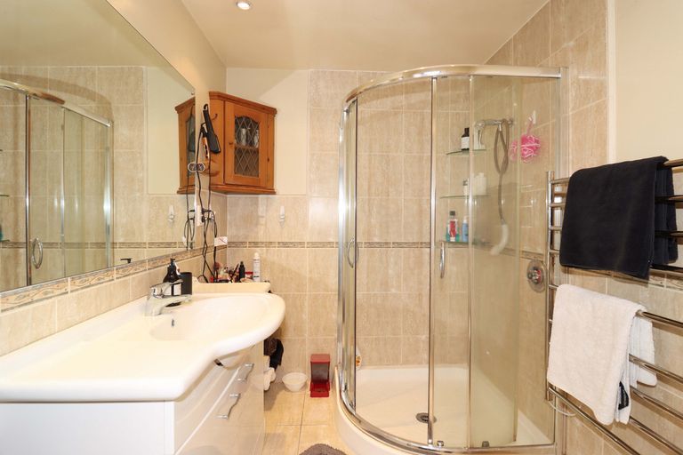 Photo of property in 8 Victoria Street, Carterton, 5713