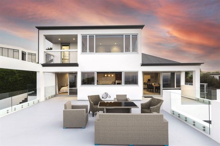 Photo of property in 8 Kaikoura View, Mount Pleasant, Christchurch, 8081