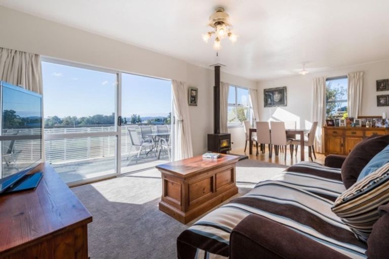 Photo of property in 468 Don Buck Road, Massey, Auckland, 0614