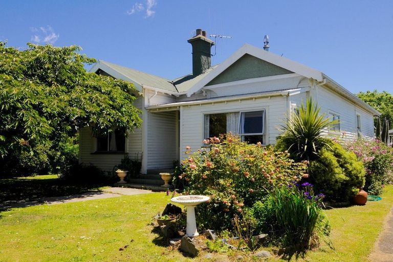 Photo of property in 30 Rhodes Street, Waimate, 7924