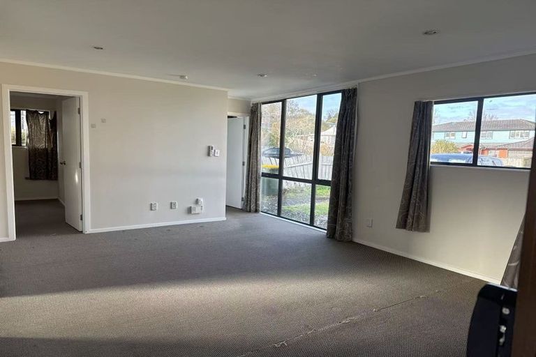 Photo of property in 2 Cranberry Place, Bucklands Beach, Auckland, 2012