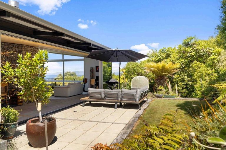 Photo of property in 43 Whakamoenga Point, Acacia Bay, Taupo, 3385