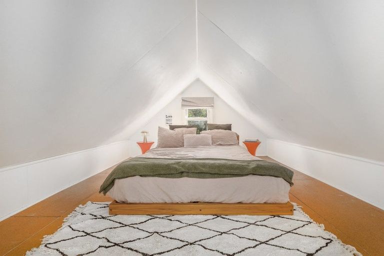 Photo of property in 11 Whanake Street, Titahi Bay, Porirua, 5022