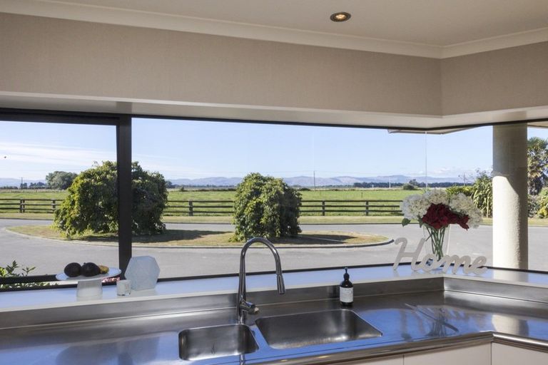 Photo of property in 11 Mckenzie Settlement Road, Kairanga, Palmerston North, 4475