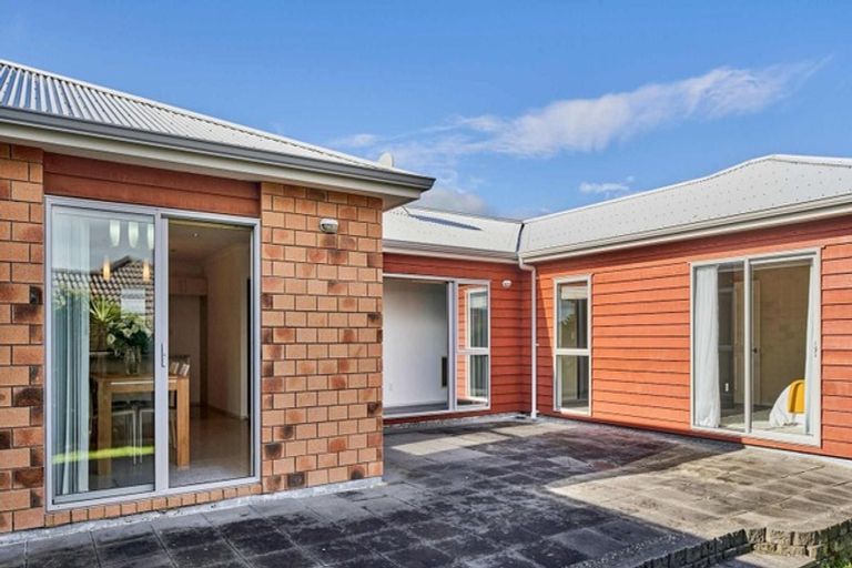 Photo of property in 21 Paparoa Crescent, Aotea, Porirua, 5024