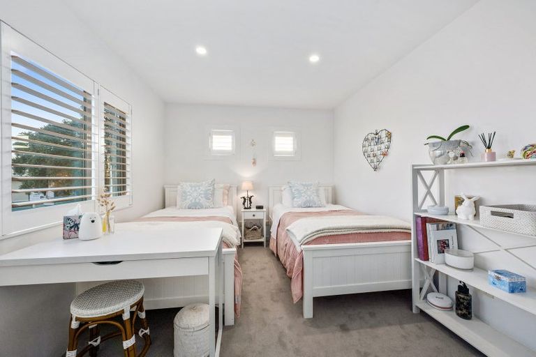 Photo of property in 1/13 Milford Road, Milford, Auckland, 0620