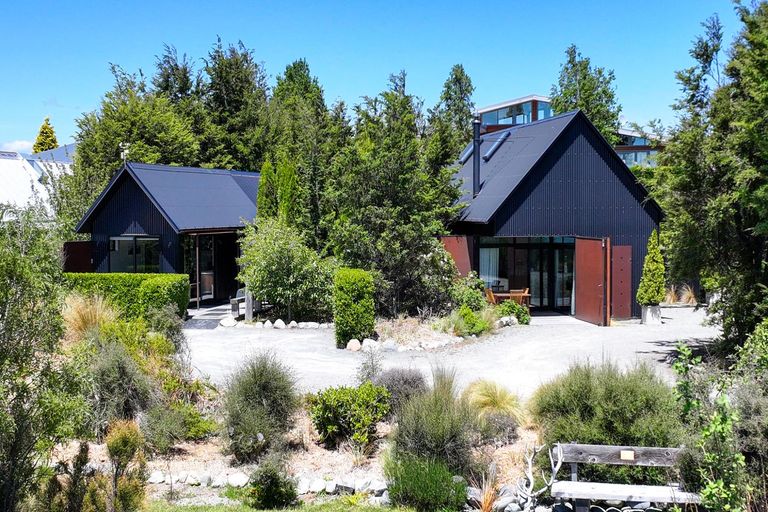 Photo of property in 17 D'archiac Drive, Lake Tekapo, 7999