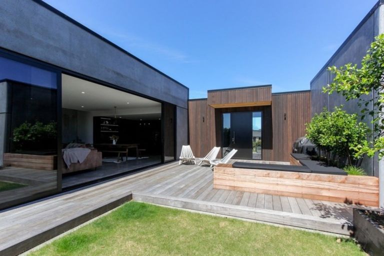 Photo of property in 3 Kotare Drive, Waiwhakaiho, New Plymouth, 4312