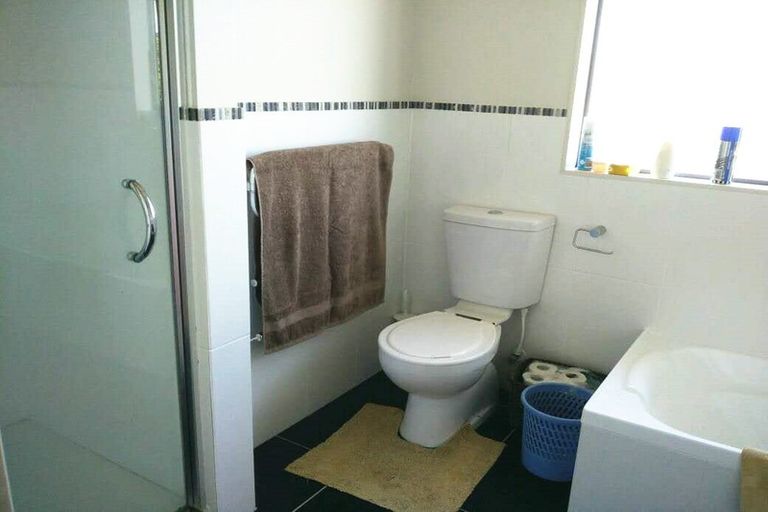 Photo of property in 23 Stranraer Crescent, Wattle Downs, Auckland, 2103