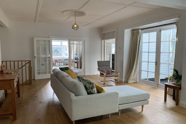 Photo of property in 401 Karori Road, Karori, Wellington, 6012