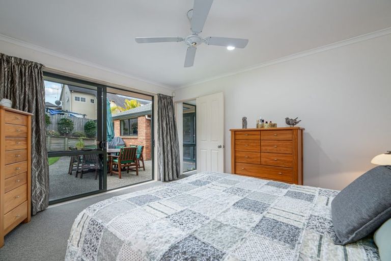 Photo of property in 4 Chardonnay Rise, Henderson, Auckland, 0612