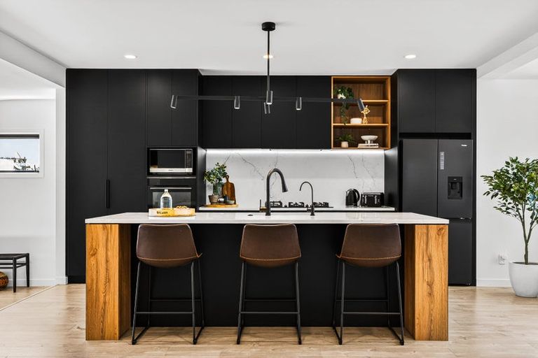 Photo of property in 6 Blacks Road, Greenhithe, Auckland, 0632