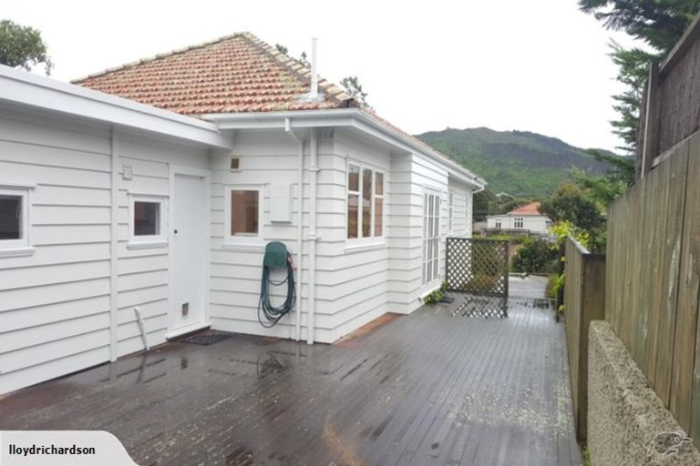 Photo of property in 93 Karori Road, Karori, Wellington, 6012