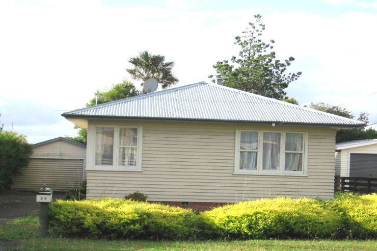 Photo of property in 34 Woodford Avenue, Henderson, Auckland, 0610