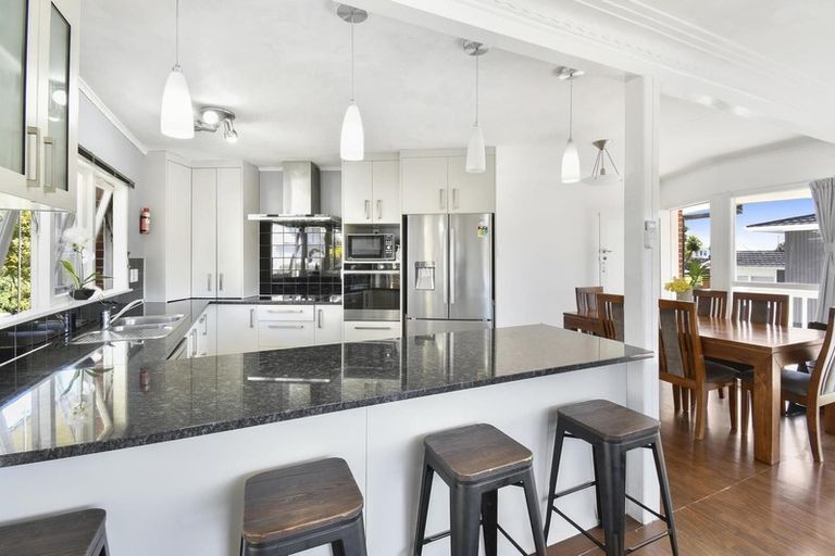 Photo of property in 11 David Avenue, Hillpark, Auckland, 2102