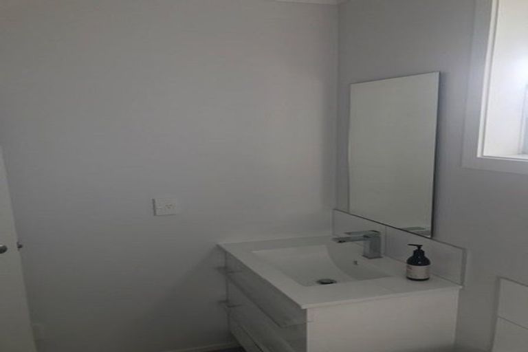 Photo of property in 21a Main Road, Titahi Bay, Porirua, 5022