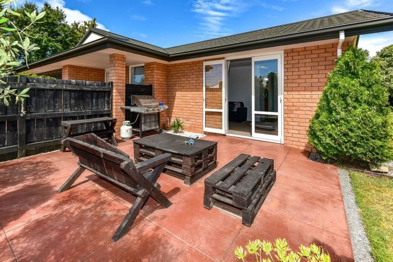 Photo of property in 24 Amoka Crescent, Parklands, Christchurch, 8083