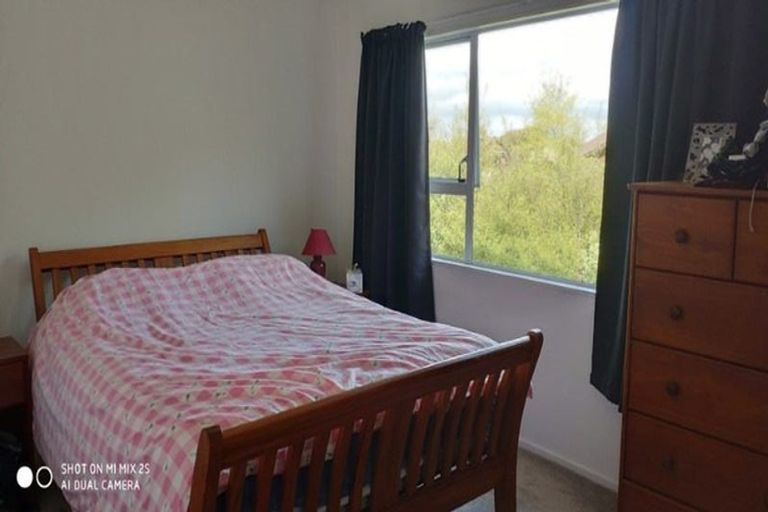 Photo of property in 23 Chedworth Drive, Glenfield, Auckland, 0629