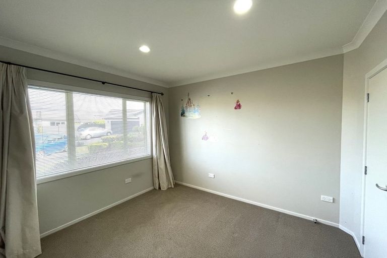 Photo of property in 6 Mana Place, Poraiti, Napier, 4112