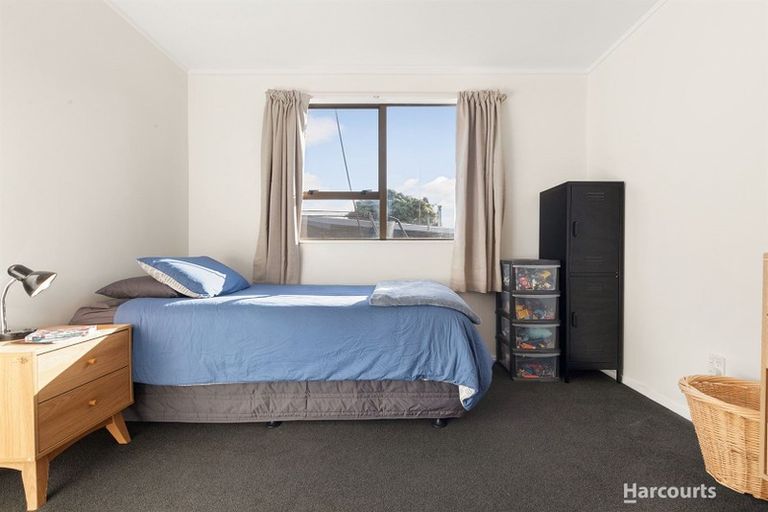 Photo of property in 1 Fernleigh Avenue, Waiuku, 2123