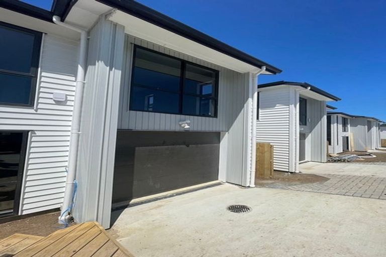 Photo of property in 105a Great South Road, Manurewa, Auckland, 2102