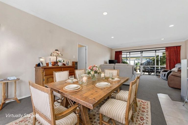 Photo of property in 48 Aberdeen Crescent, Wattle Downs, Auckland, 2103