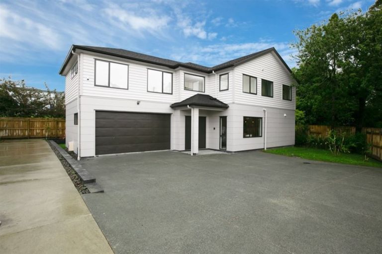 Photo of property in 15 Ti Kouka Place, Te Atatu Peninsula, Auckland, 0610