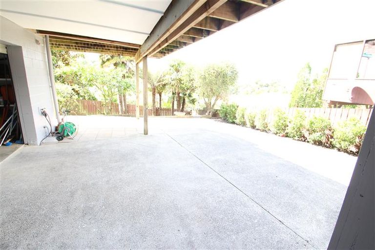 Photo of property in 124 Weatherly Road, Torbay, Auckland, 0630