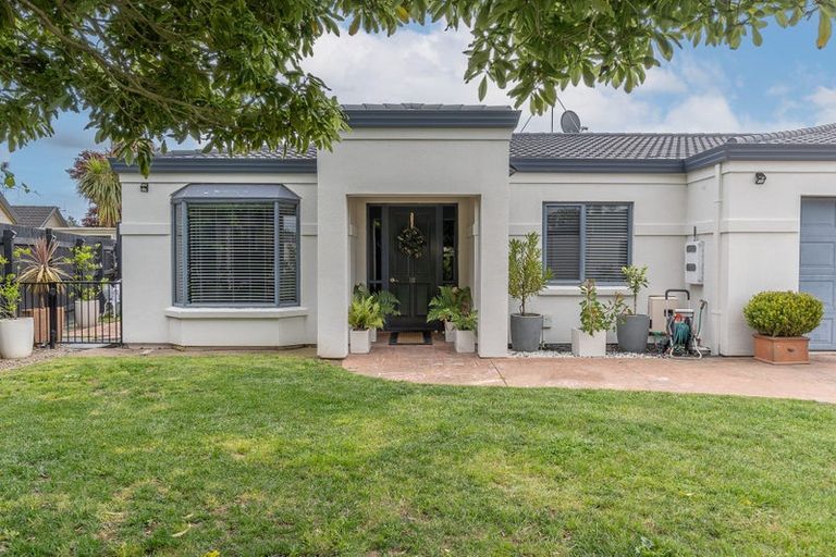 Photo of property in 10 Sudbury Court, Rototuna North, Hamilton, 3210